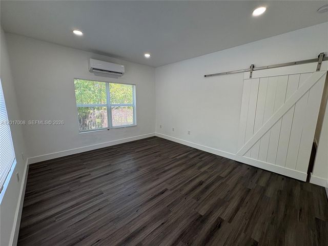 3237 SW 4th St 4, Miami, FL 33135