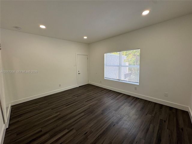 3237 SW 4th St 4, Miami, FL 33135