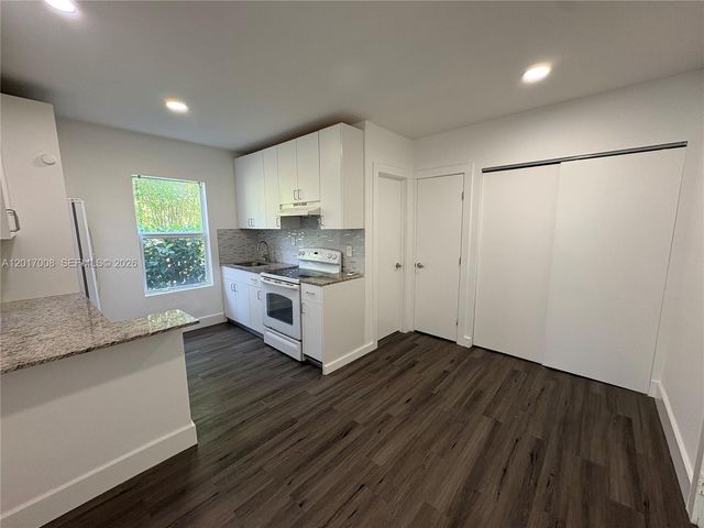 3237 SW 4th St 4, Miami, FL 33135