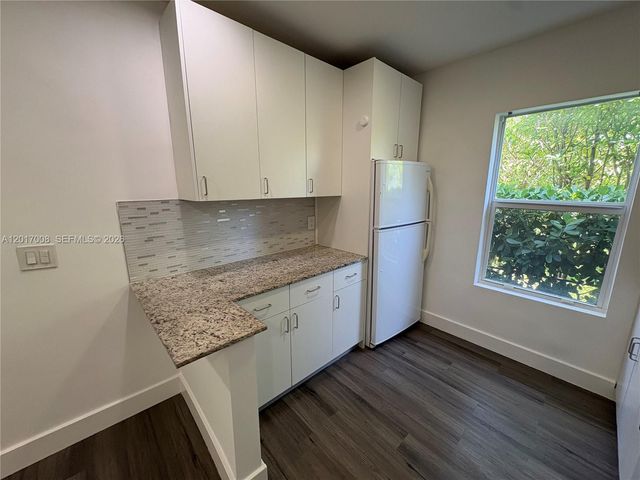 3237 SW 4th St 4, Miami, FL 33135