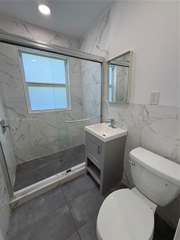 3237 SW 4th St 4, Miami, FL 33135