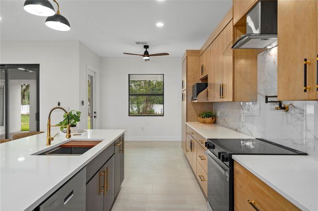 10928 OSCEOLA DRIVE, New Port Richey, FL 34654