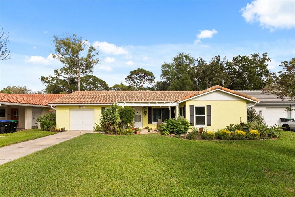 Image 2 of property listing at 10409 HIDDEN LANE, Orlando, FL 32821