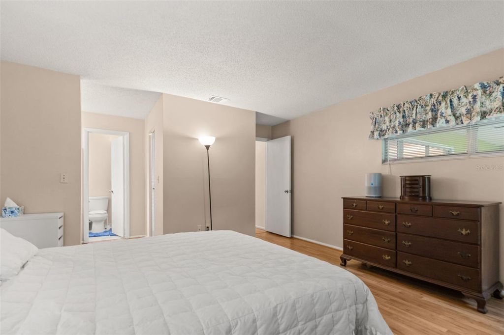 Image 11 of property listing at 10409 HIDDEN LANE, Orlando, FL 32821