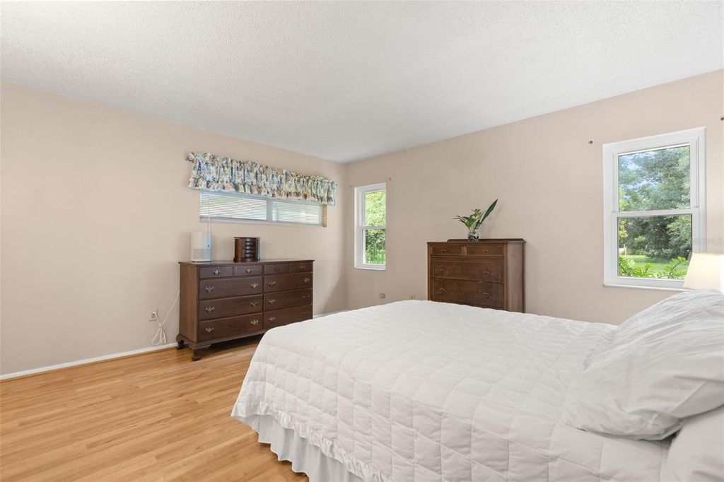 Image 14 of property listing at 10409 HIDDEN LANE, Orlando, FL 32821