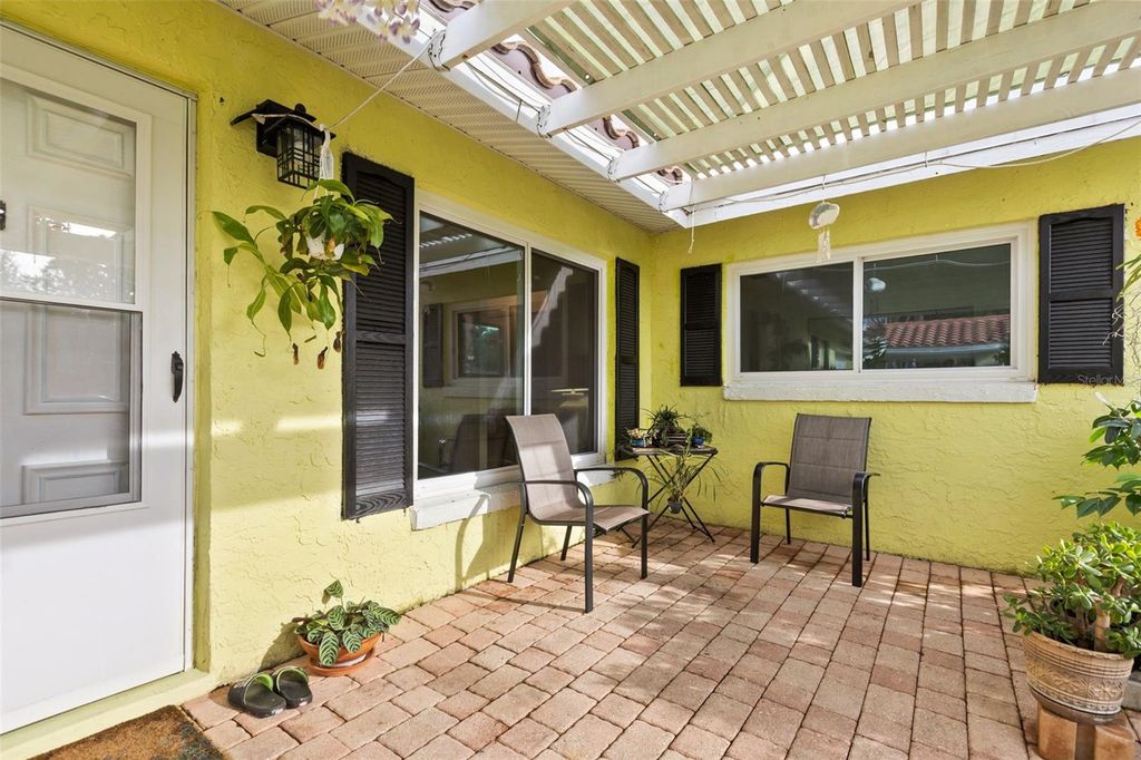 Image 20 of property listing at 10409 HIDDEN LANE, Orlando, FL 32821