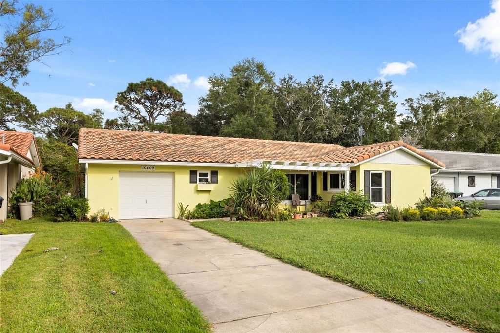 Image 25 of property listing at 10409 HIDDEN LANE, Orlando, FL 32821