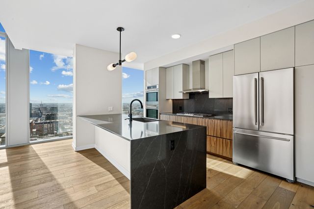 1114 W Carroll Avenue PH-3203, Chicago, IL 60607