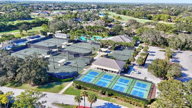 6111 SE Winged Foot Drive, Stuart, FL 34997