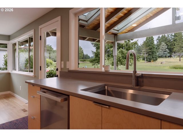 20505 Nw ROCK CREEK Blvd Nw, Portland, OR 97229