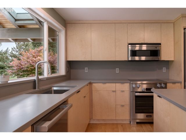 20505 Nw ROCK CREEK Blvd Nw, Portland, OR 97229
