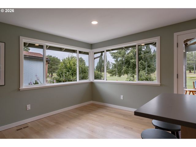 20505 Nw ROCK CREEK Blvd Nw, Portland, OR 97229