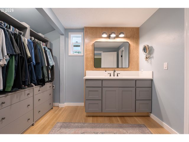 20505 Nw ROCK CREEK Blvd Nw, Portland, OR 97229