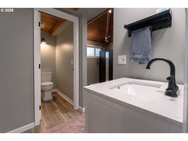 20505 Nw ROCK CREEK Blvd Nw, Portland, OR 97229