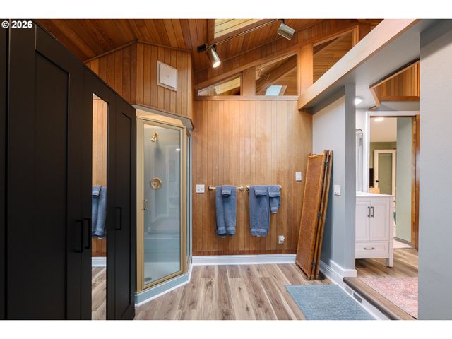 20505 Nw ROCK CREEK Blvd Nw, Portland, OR 97229