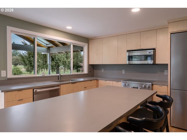 20505 Nw ROCK CREEK Blvd Nw, Portland, OR 97229