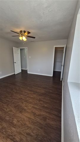 6013 Parkview Dr, Corpus Christi, TX 78415