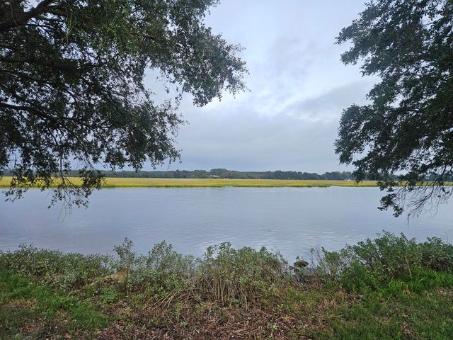 3246 Jenkins Farm Road, Johns Island, SC 29455