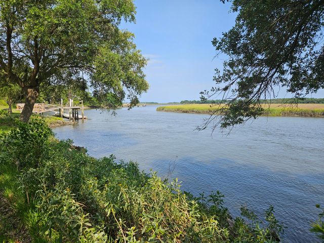 3246 Jenkins Farm Road, Johns Island, SC 29455
