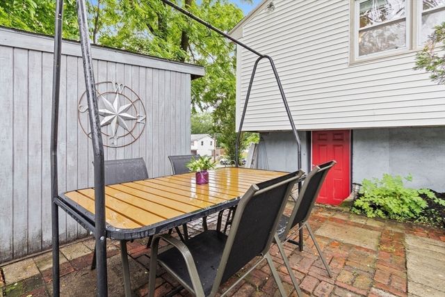 7 Intervale St, Woburn, MA 01801