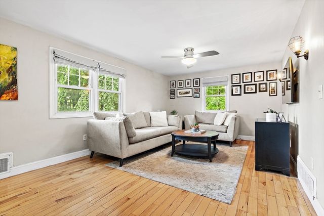 7 Intervale St, Woburn, MA 01801