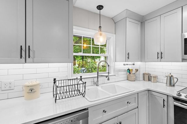 7 Intervale St, Woburn, MA 01801