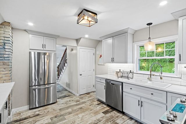 7 Intervale St, Woburn, MA 01801