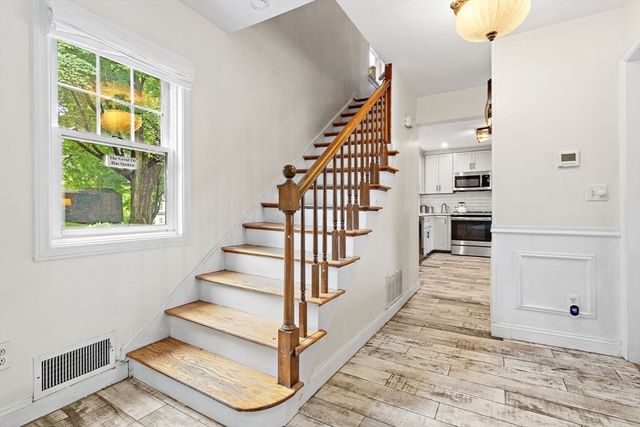 7 Intervale St, Woburn, MA 01801