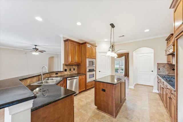 324 Howard Street, Sealy, TX 77474