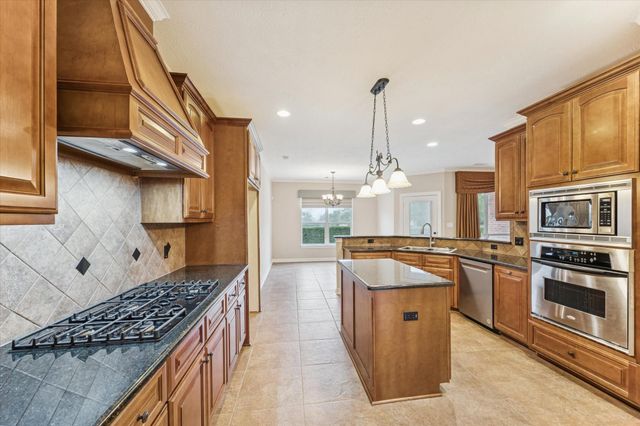 324 Howard Street, Sealy, TX 77474