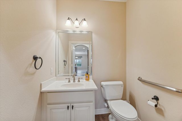 324 Howard Street, Sealy, TX 77474