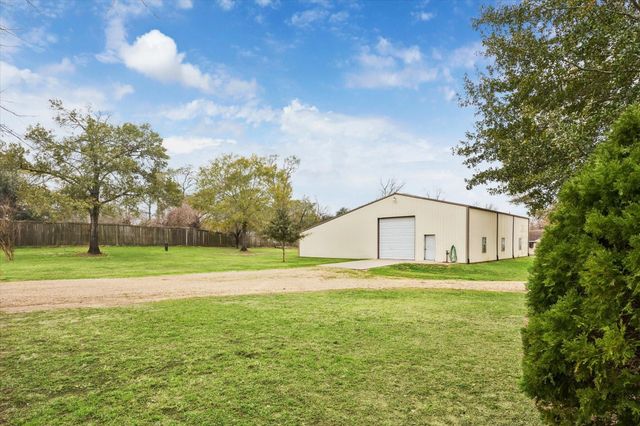 324 Howard Street, Sealy, TX 77474