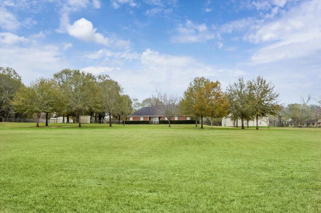 324 Howard Street, Sealy, TX 77474