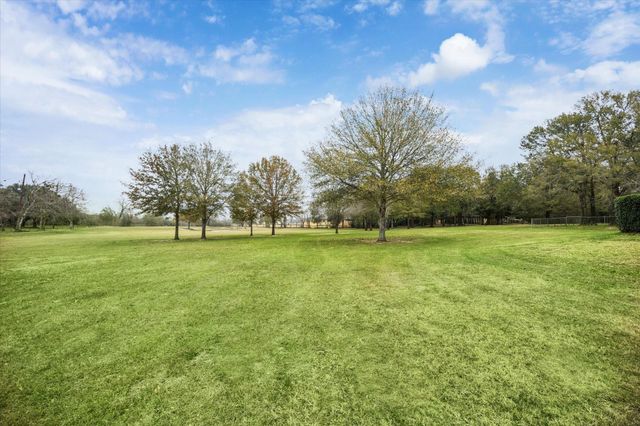 324 Howard Street, Sealy, TX 77474