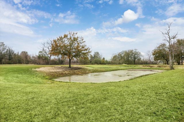 324 Howard Street, Sealy, TX 77474