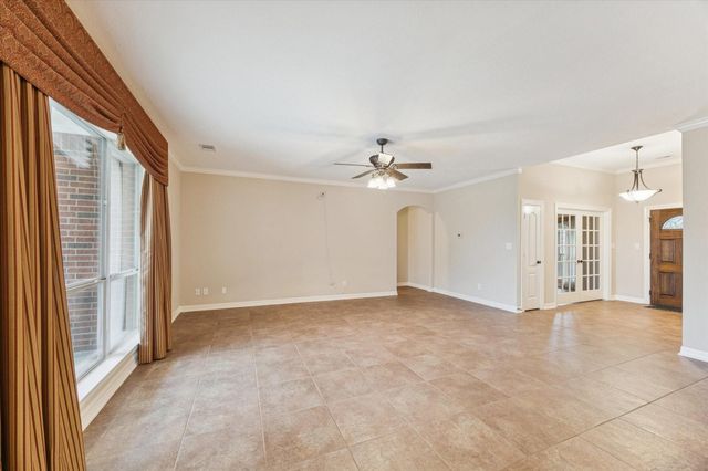 324 Howard Street, Sealy, TX 77474