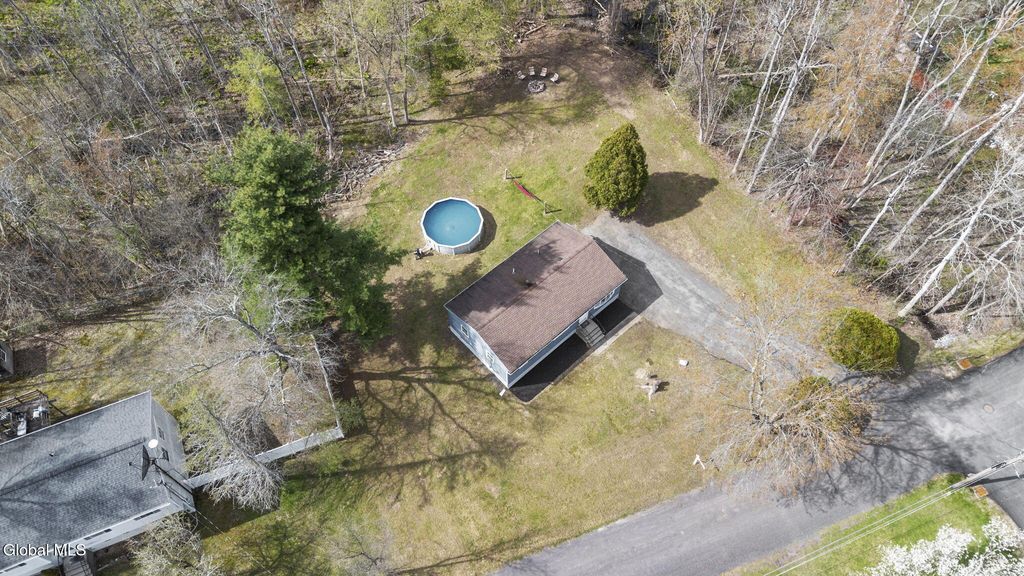 79 S Amherst Avenue, Colonie, NY 12304