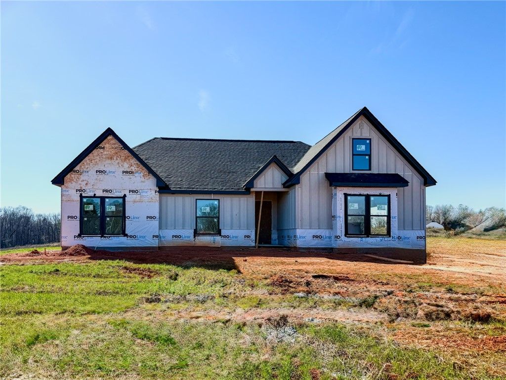 1615 Old Dobbins Bridge Road, Townville, SC 29689