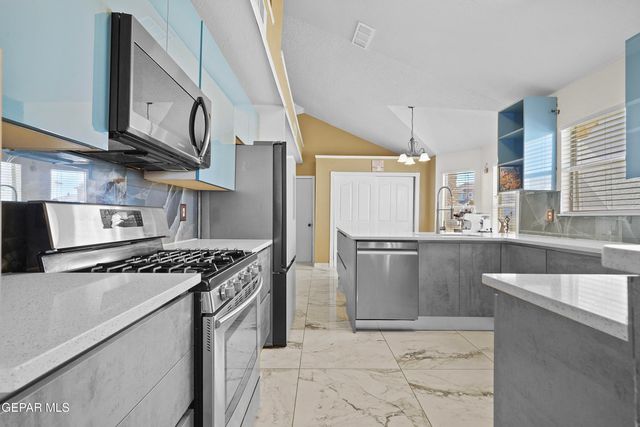 12517 SUN SPIRIT Drive, El Paso, TX 79938