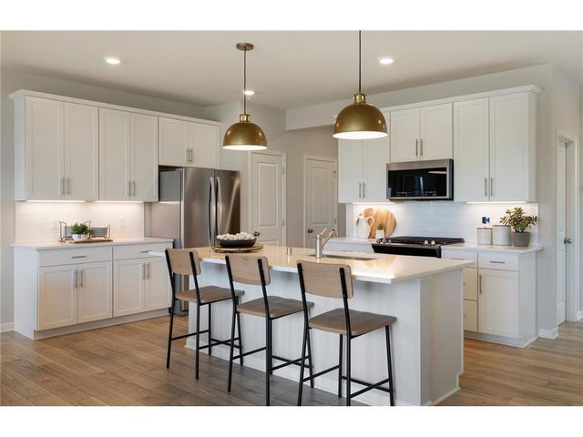 17944 Genoa Drive, Lakeville, MN 55044