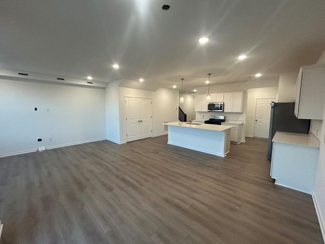 17944 Genoa Drive, Lakeville, MN 55044