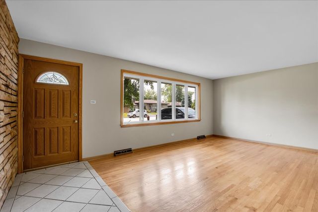 7924 74th Place, Bridgeview, IL 60455