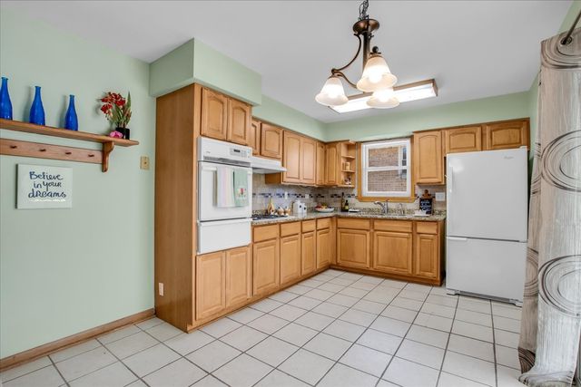 7924 74th Place, Bridgeview, IL 60455