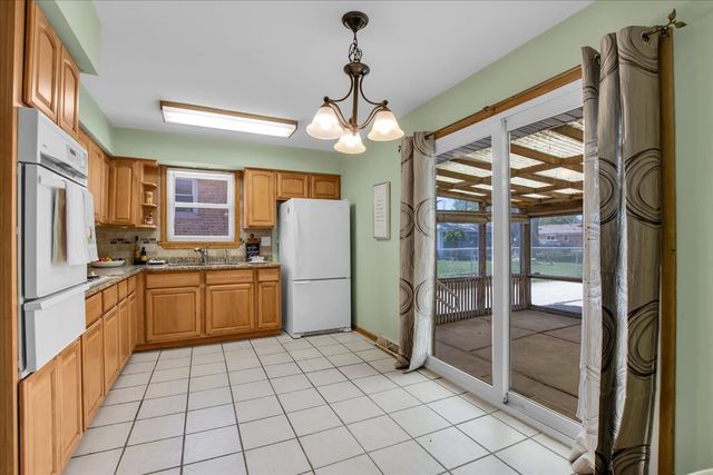 7924 74th Place, Bridgeview, IL 60455