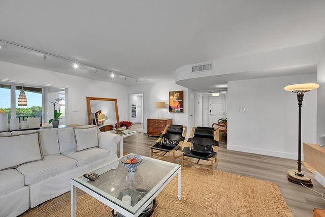 2871 N Ocean Boulevard D302, Boca Raton, FL 33431