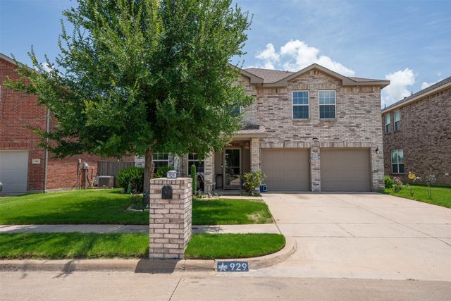 929 Bloomfield Drive, Grand Prairie, TX 75052