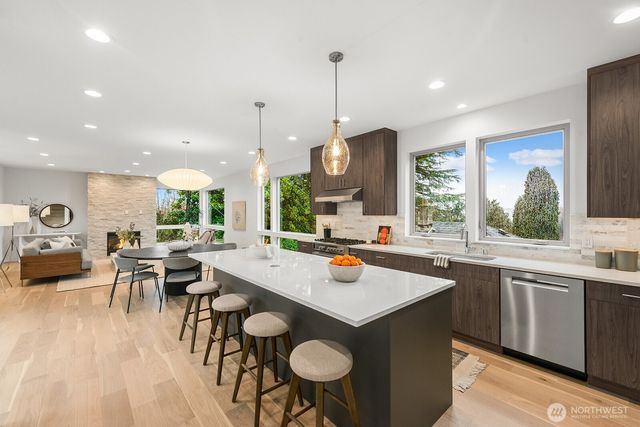 6312 Evanston Avenue N, Seattle, WA 98103