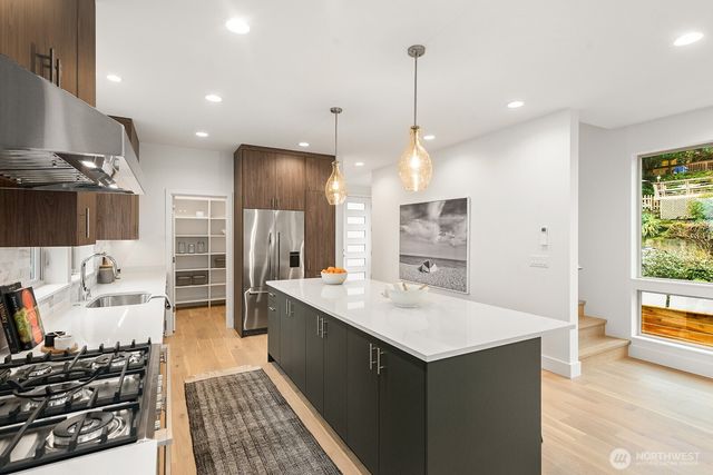 6312 Evanston Avenue N, Seattle, WA 98103