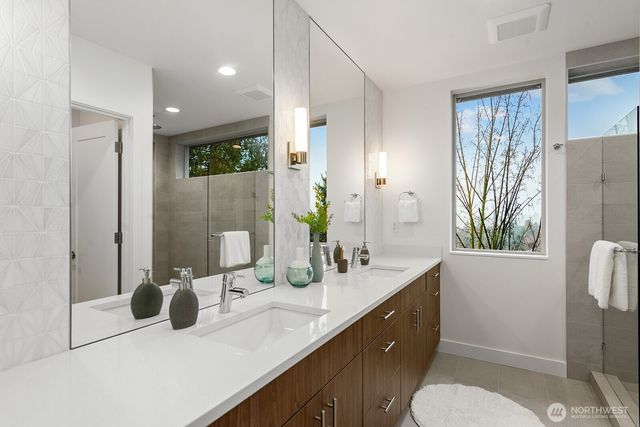 6312 Evanston Avenue N, Seattle, WA 98103