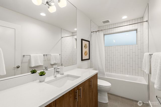 6312 Evanston Avenue N, Seattle, WA 98103